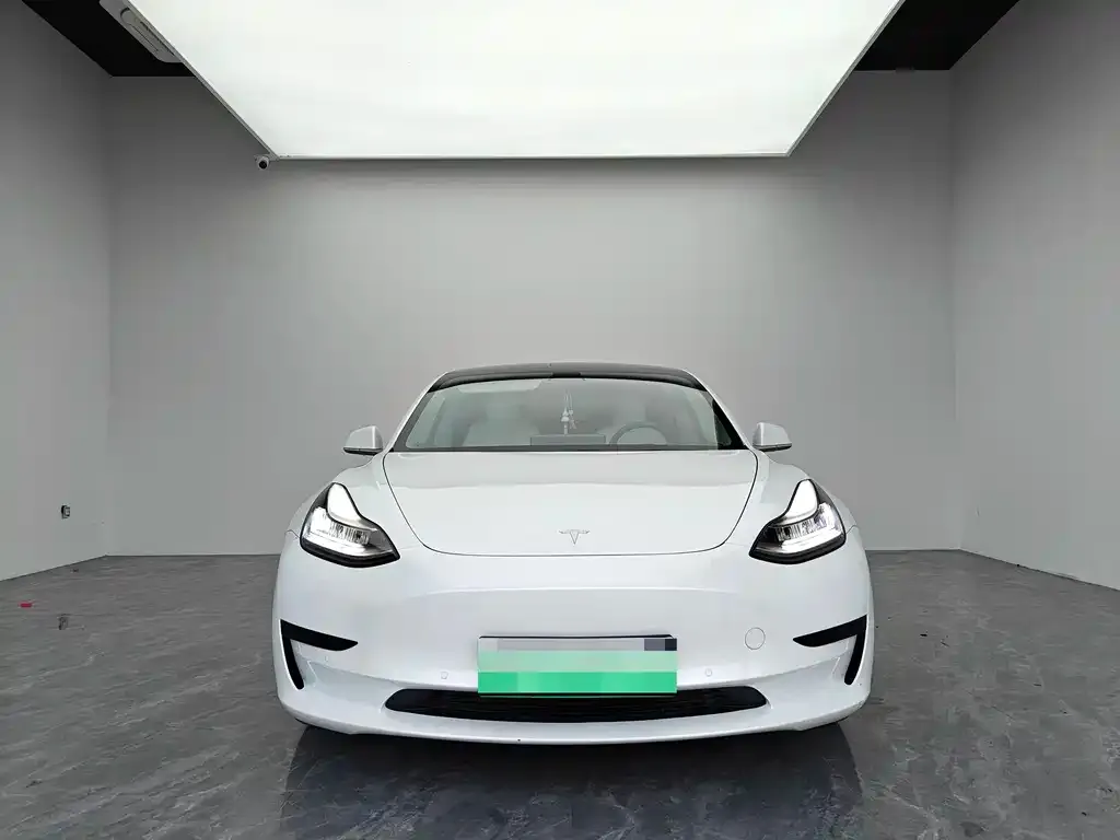 Tesla Model 3 — фото 3