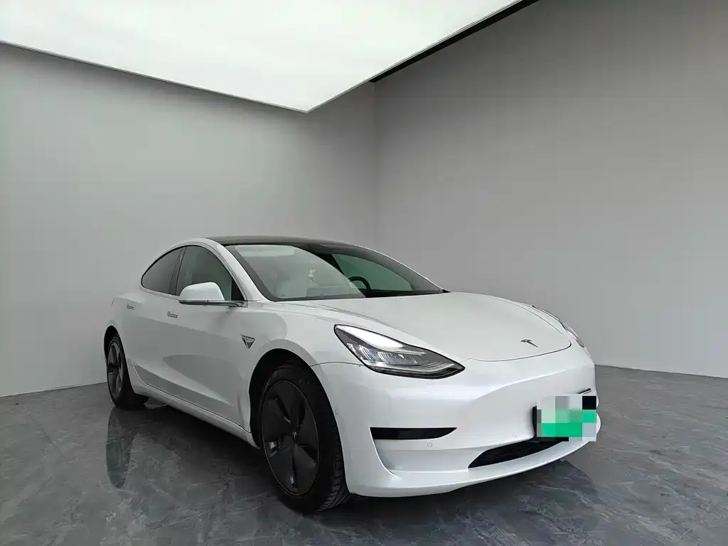 Tesla Model 3 — фото 2