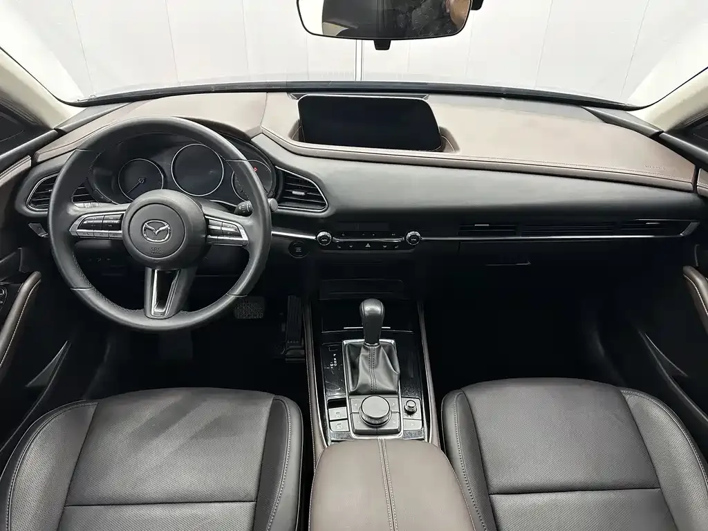 Mazda CX-30 — фото 10