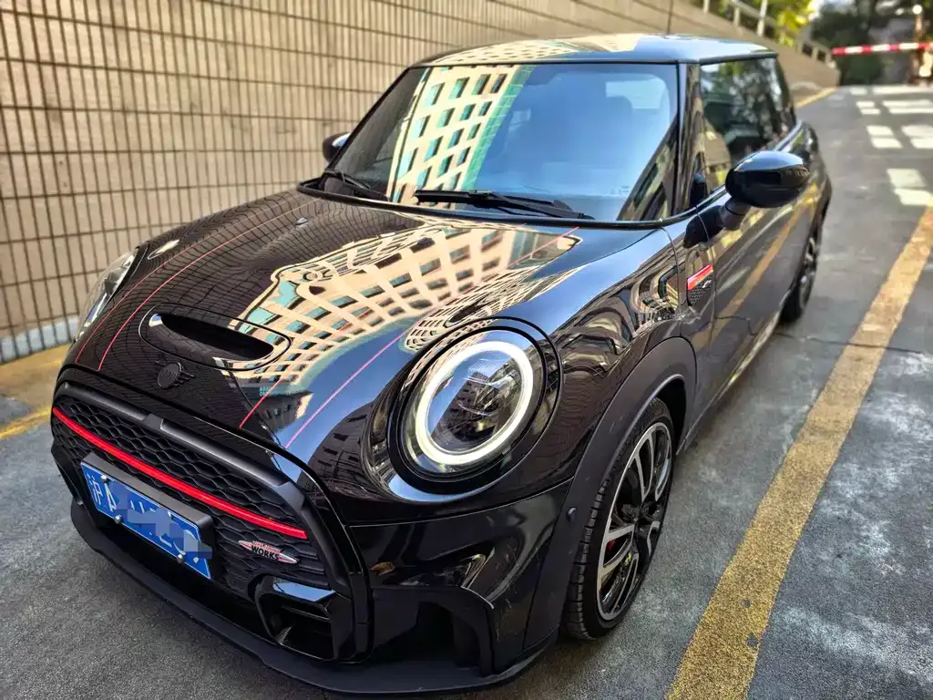 MINI JCW (John Cooper Works) — фото 1
