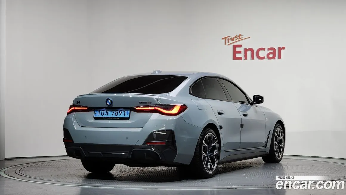 BMW i4 — фото 2