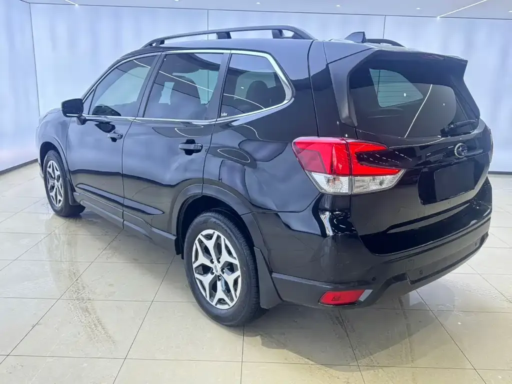 Subaru Forester — фото 7