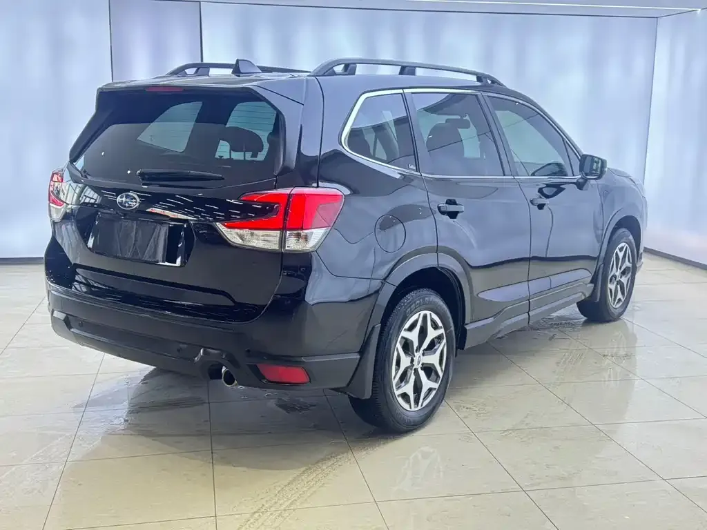 Subaru Forester — фото 10