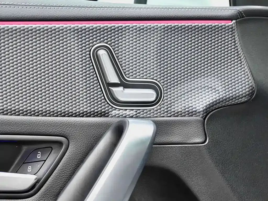 Mercedes-Benz A-Class — фото 9
