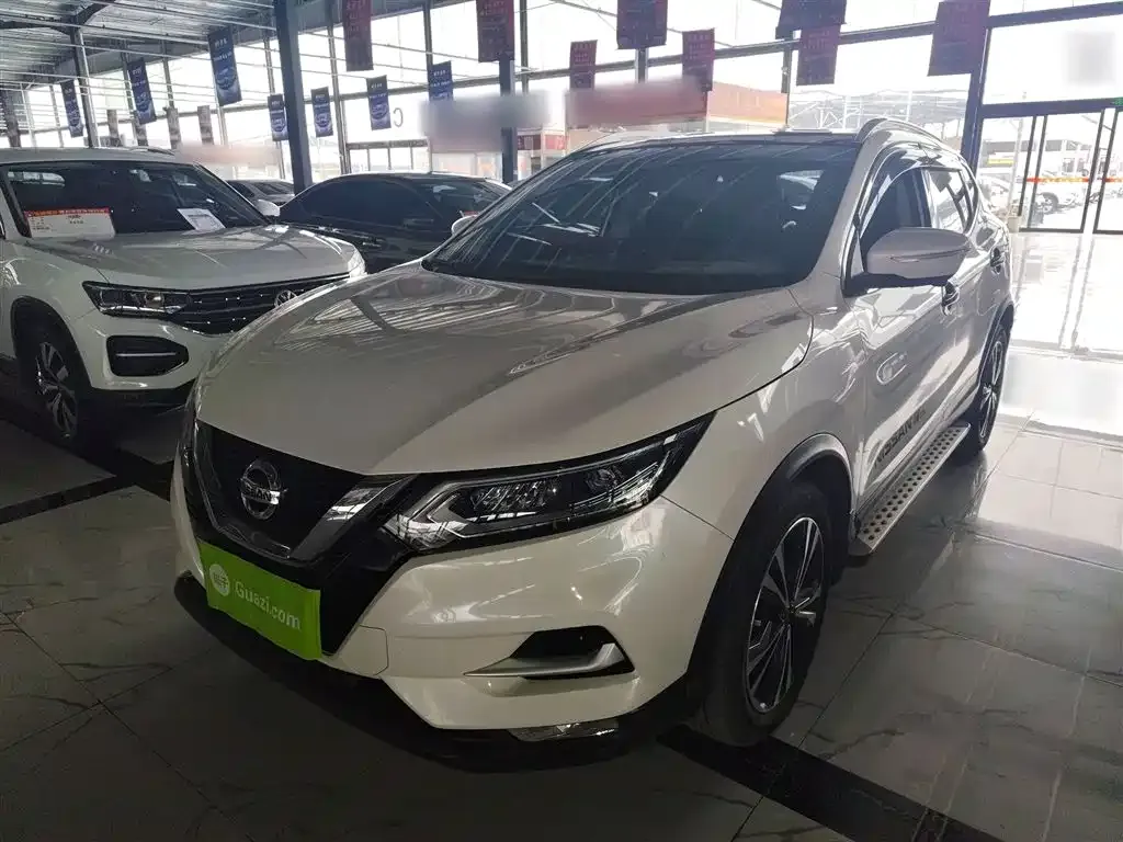 Nissan Qashqai — фото 1