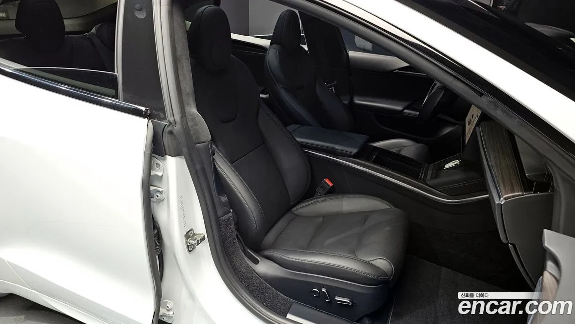 Tesla Model S — фото 10