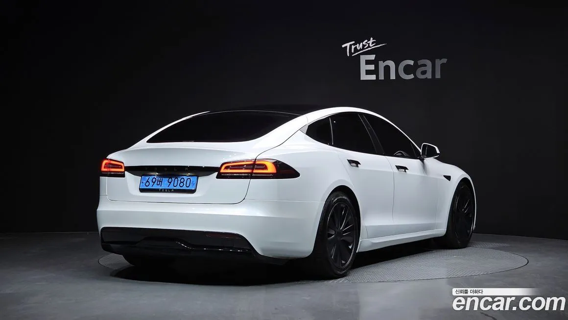 Tesla Model S — фото 2