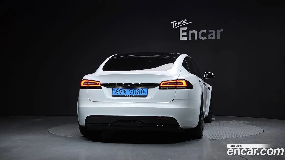 Tesla Model S — фото 4