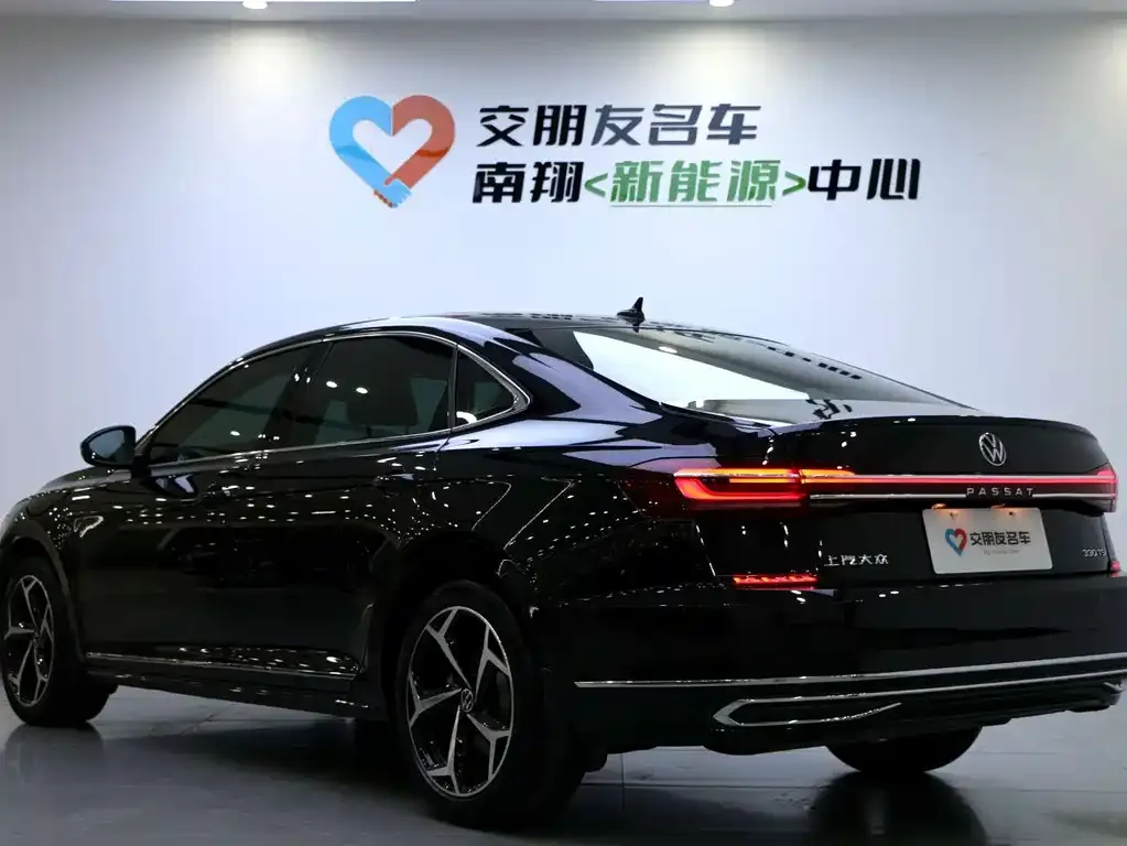 Volkswagen Passat — фото 9