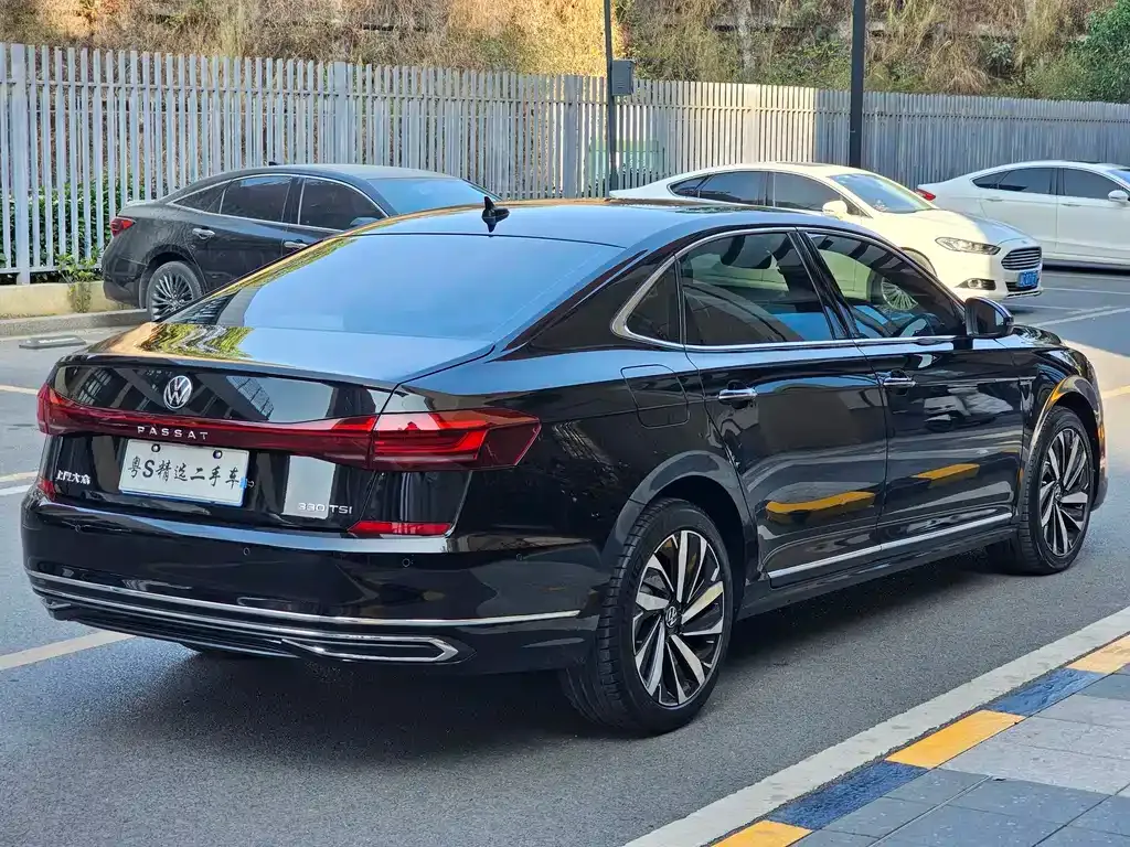Volkswagen Passat — фото 6