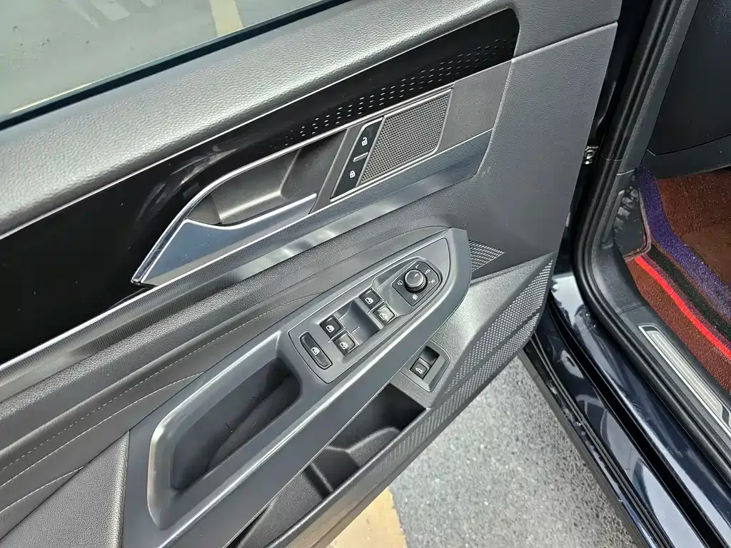 Volkswagen Passat — фото 7