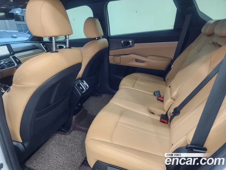 Kia Sorento — фото 7