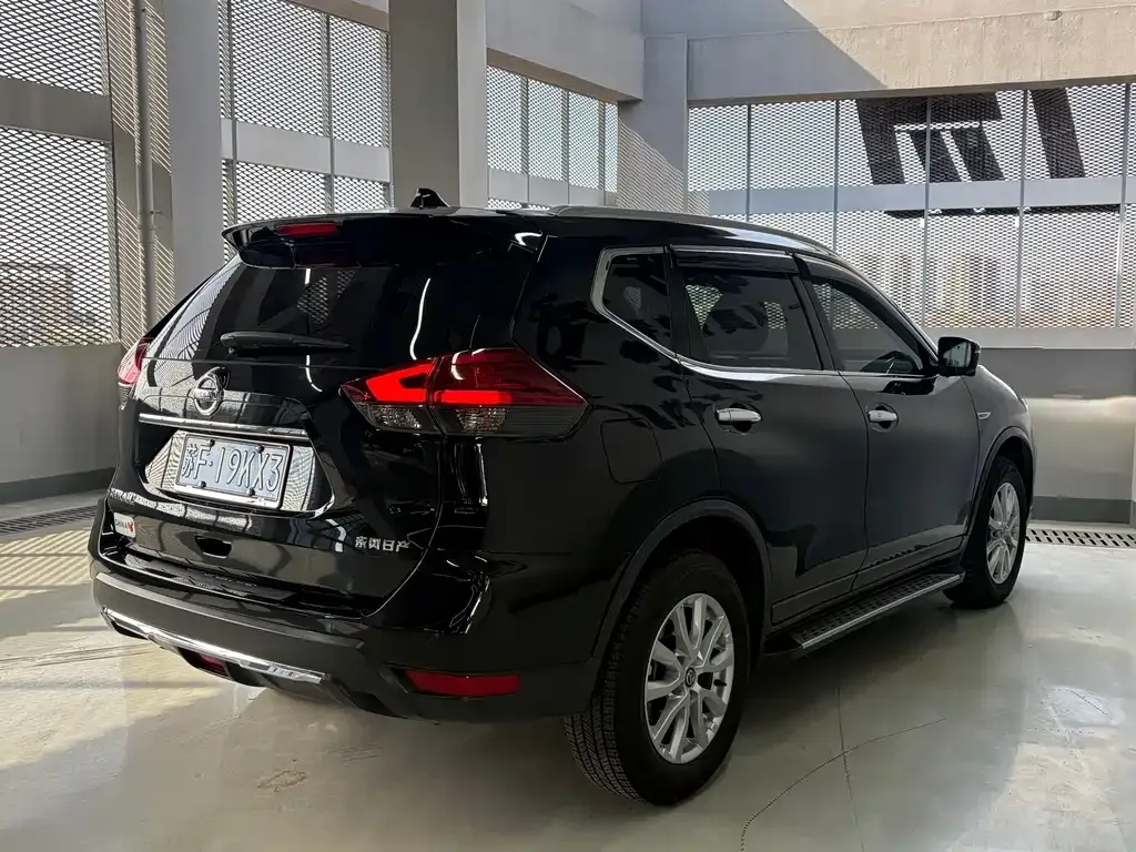 Nissan X-Trail — фото 9