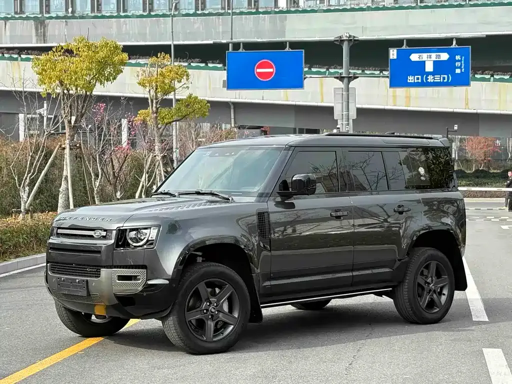 Land Rover Defender — фото 1