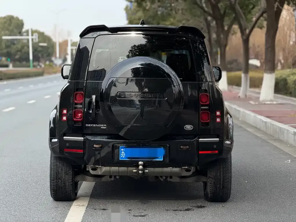 Land Rover Defender — фото 6