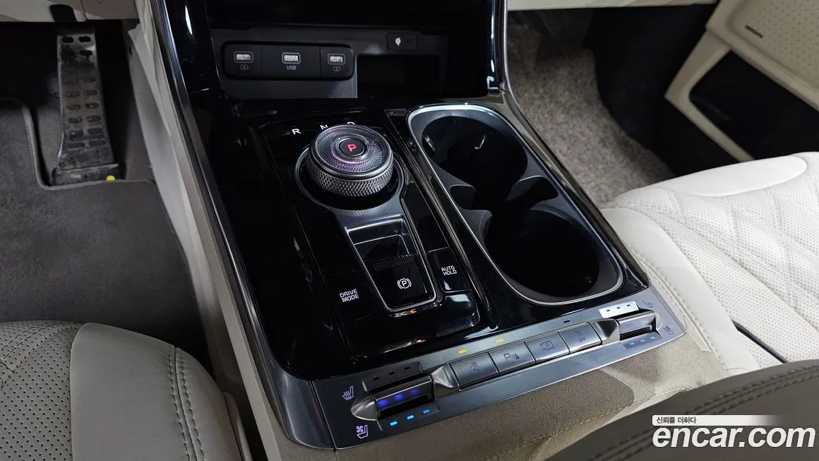 Kia Carnival — фото 10