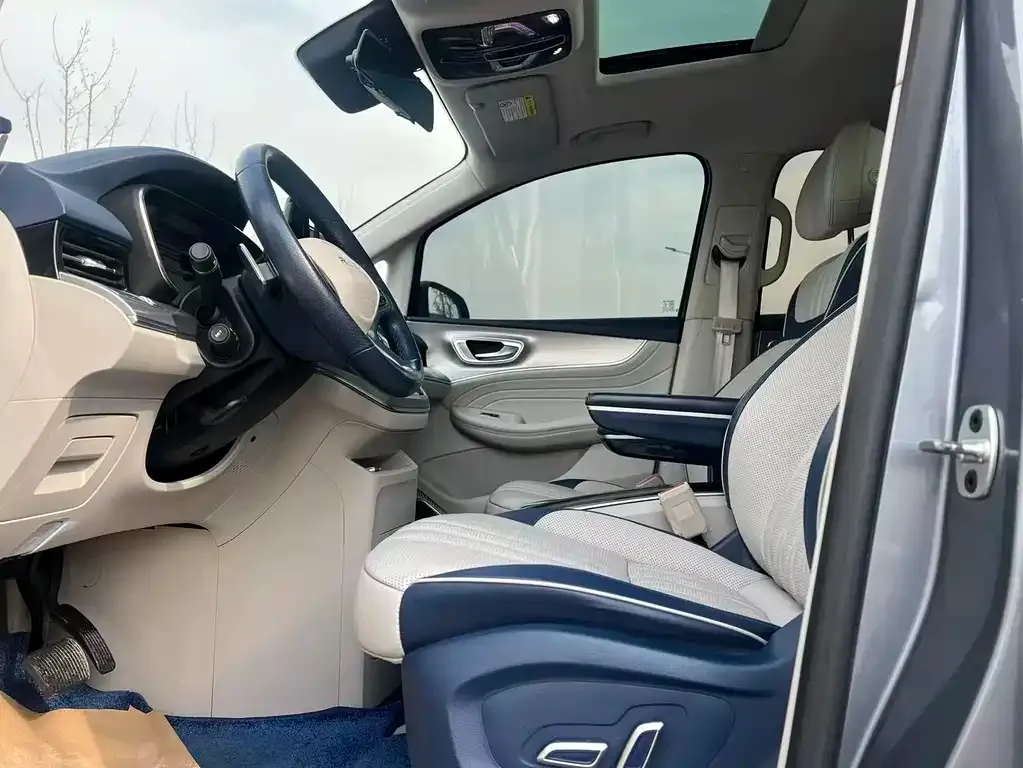 Roewe iMAX8 — фото 5