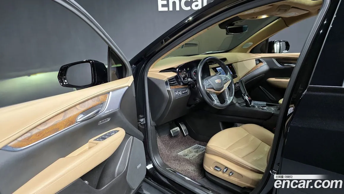 Cadillac XT5 — фото 8