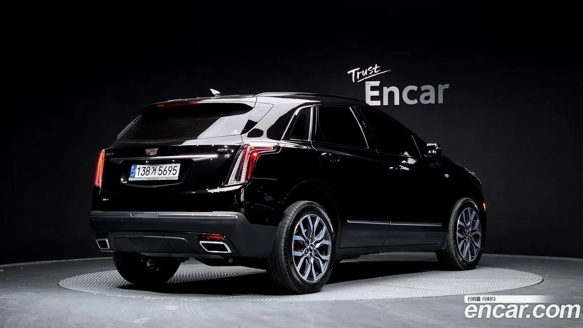 Cadillac XT5 — фото 10