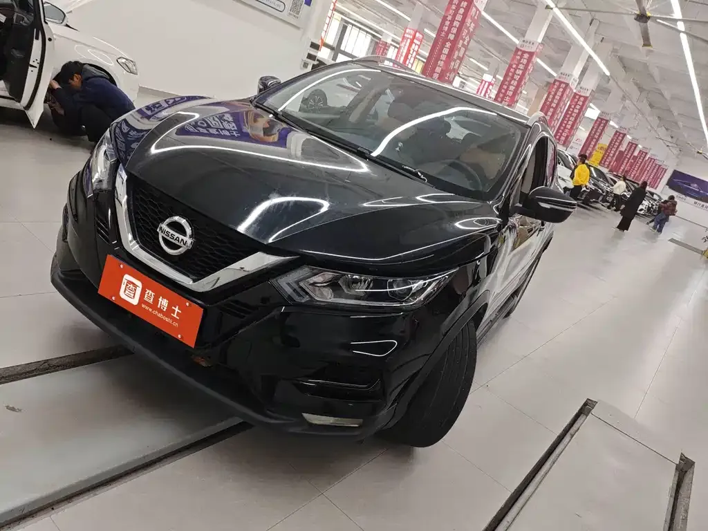 Nissan Qashqai — фото 1