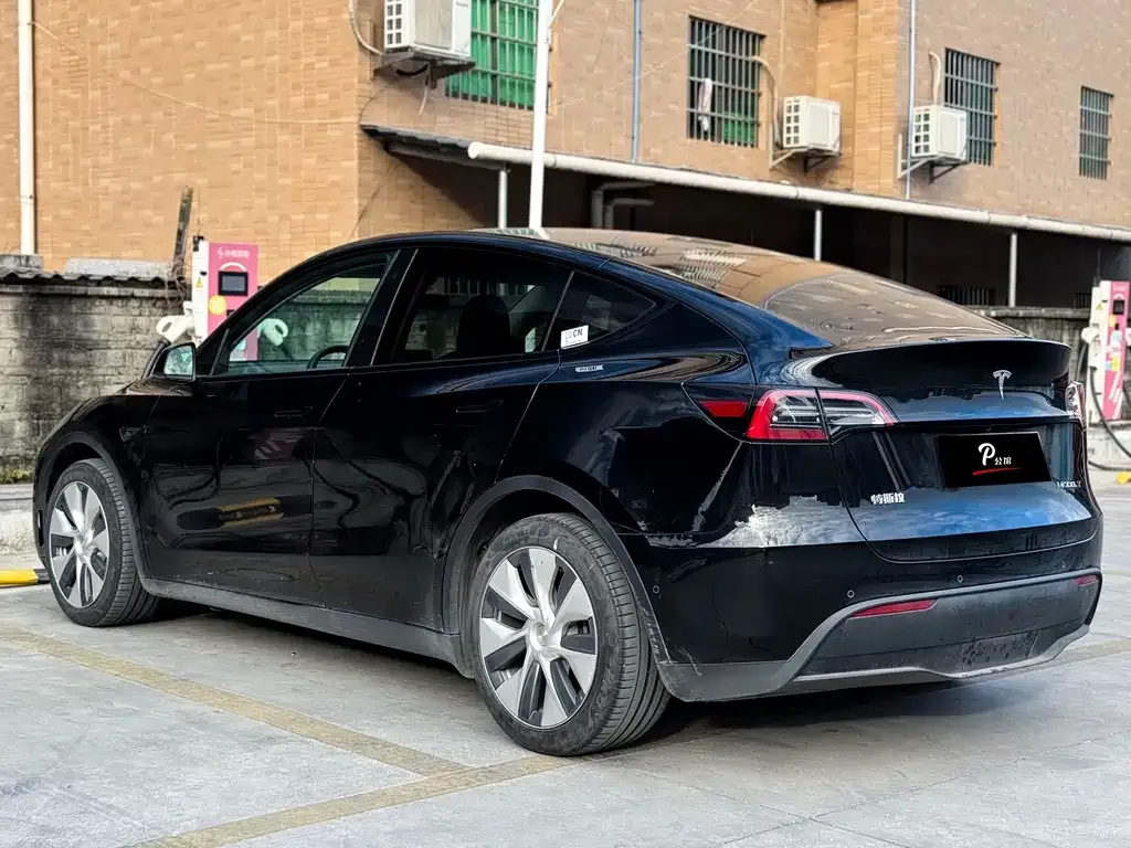 Tesla Model Y — фото 7