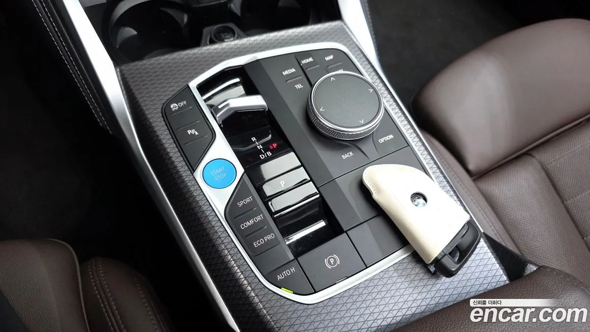 BMW i4 — фото 10