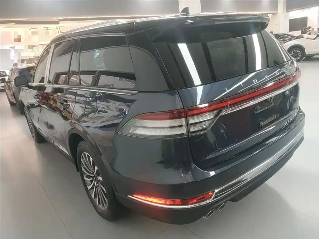 Lincoln Aviator — фото 8