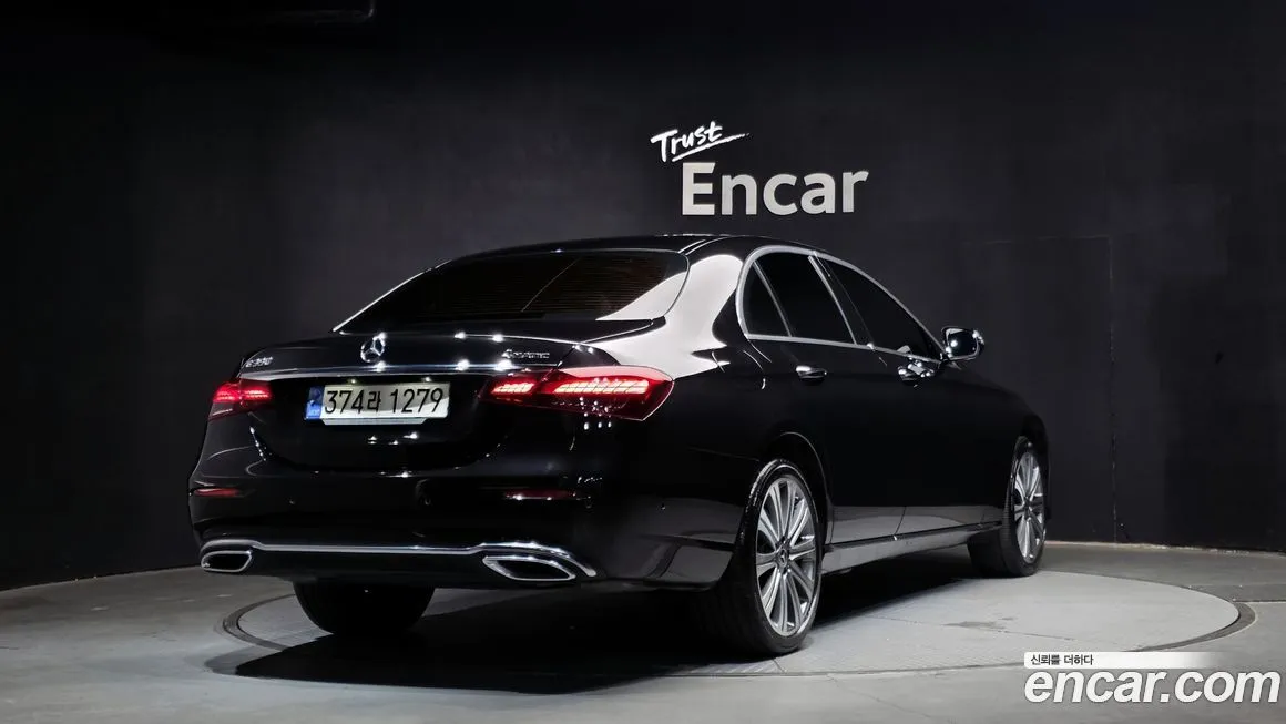 Mercedes-Benz E-Class — фото 4