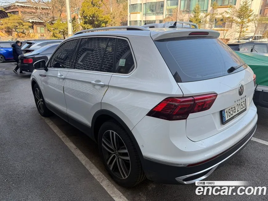 Volkswagen Tiguan — фото 6