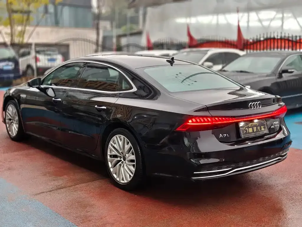 Audi A7L — фото 2