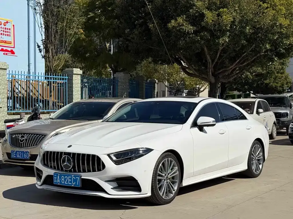 Mercedes-Benz CLS — фото 1