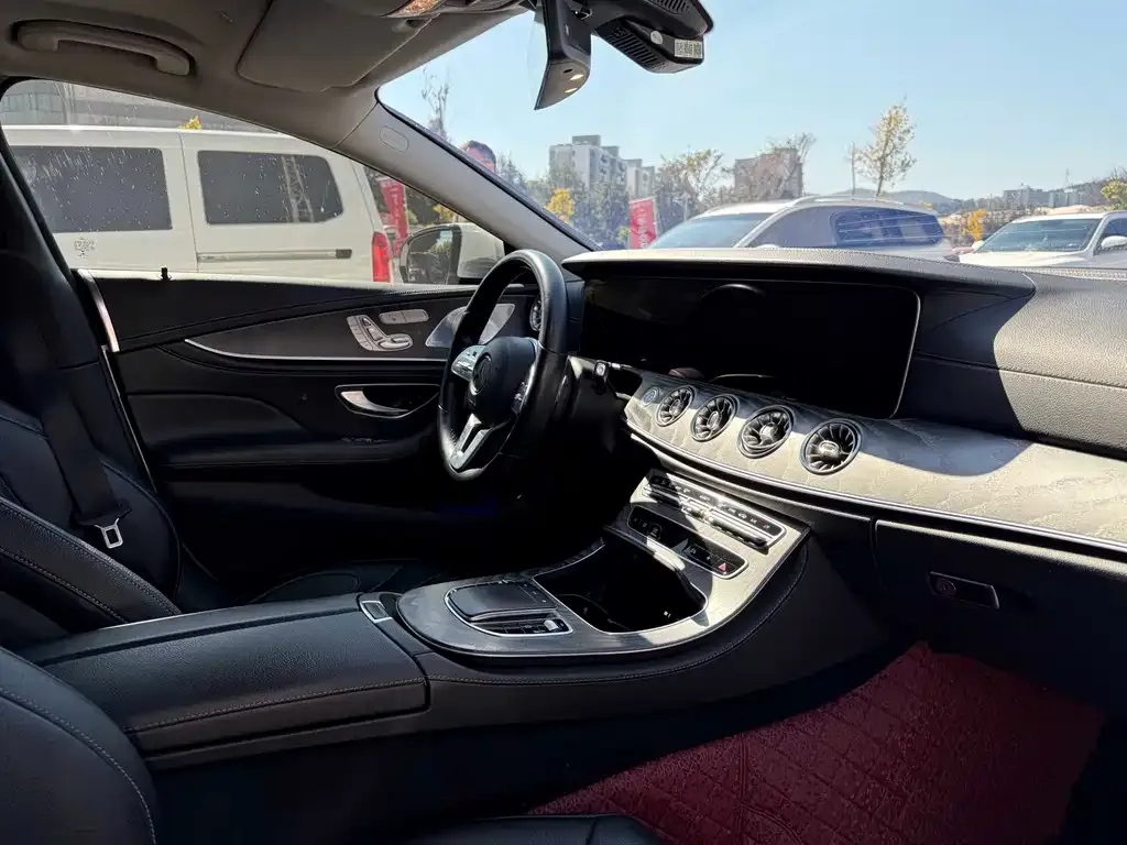 Mercedes-Benz CLS — фото 9