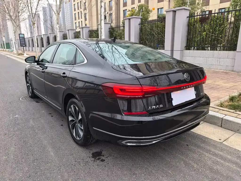 Volkswagen Passat — фото 7