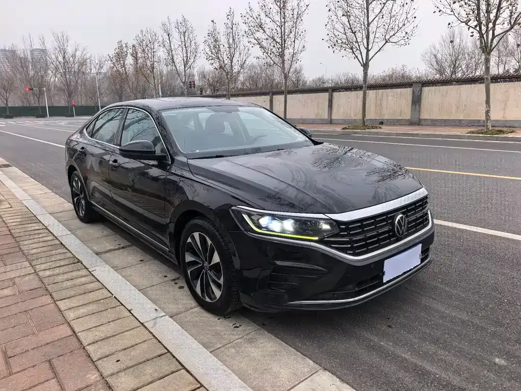 Volkswagen Passat — фото 6