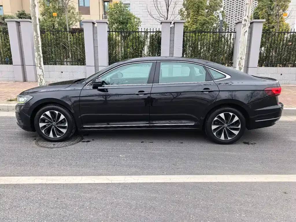 Volkswagen Passat — фото 8