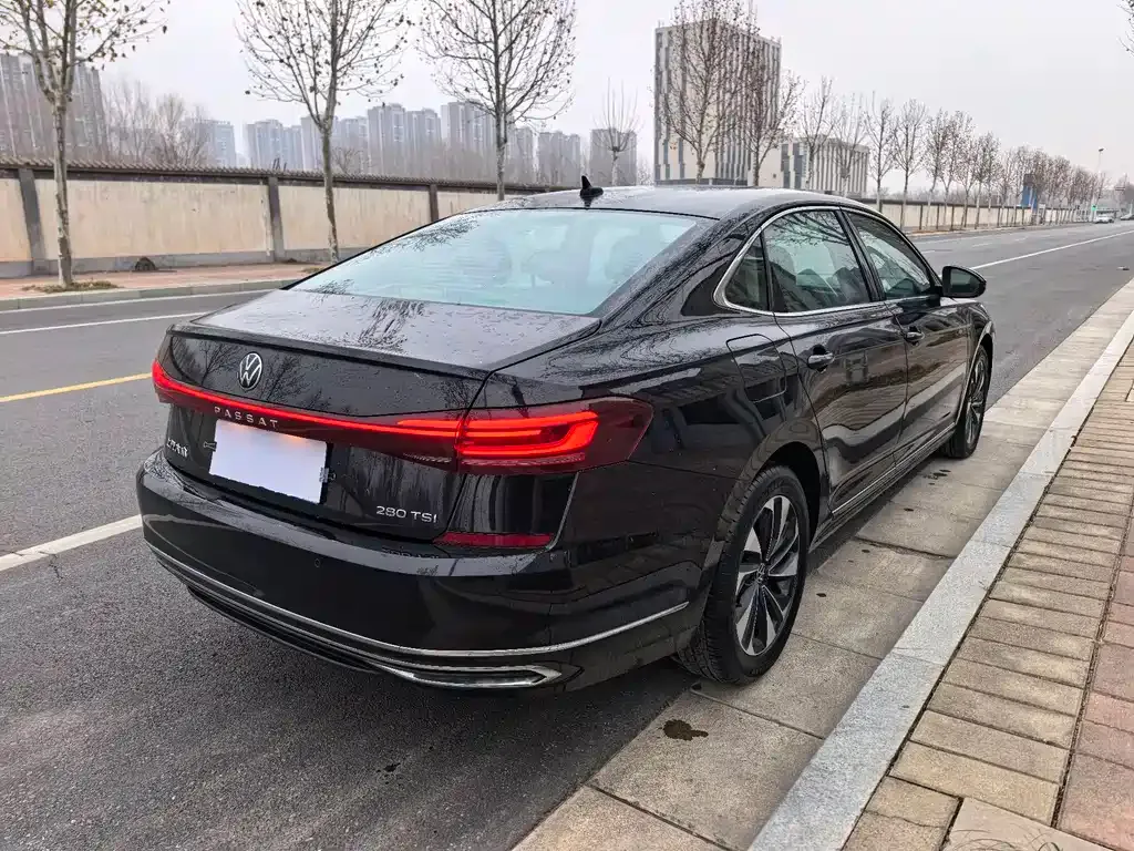 Volkswagen Passat — фото 5