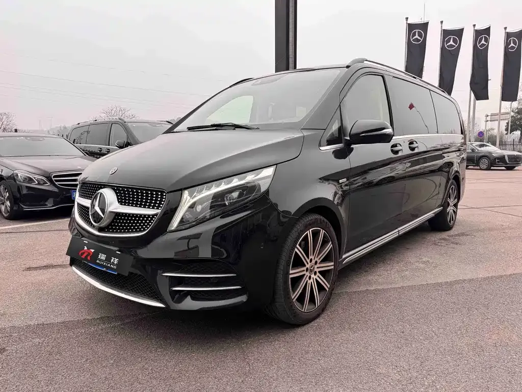 Mercedes-Benz V-Class — фото 1