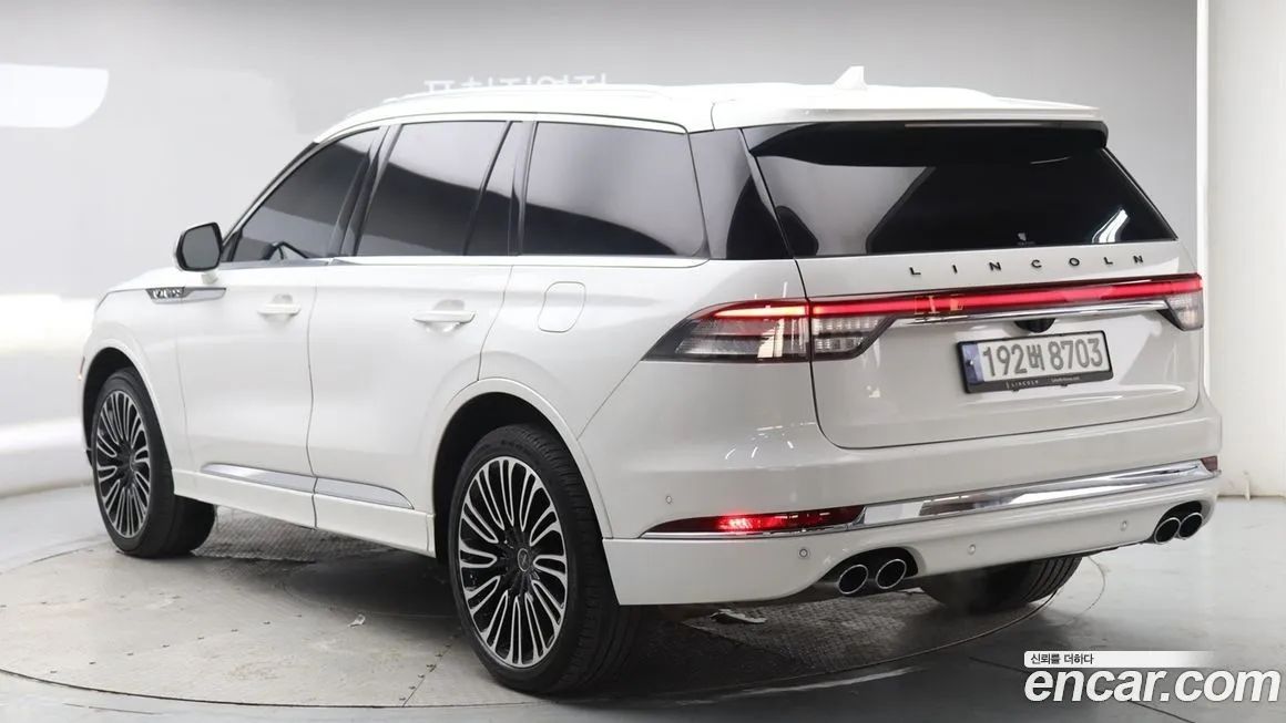 Lincoln Aviator — фото 8
