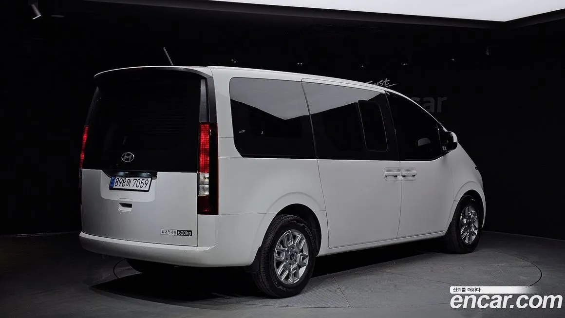 Hyundai Staria — фото 3