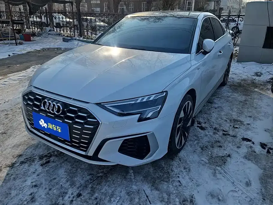 Audi A3 — фото 1