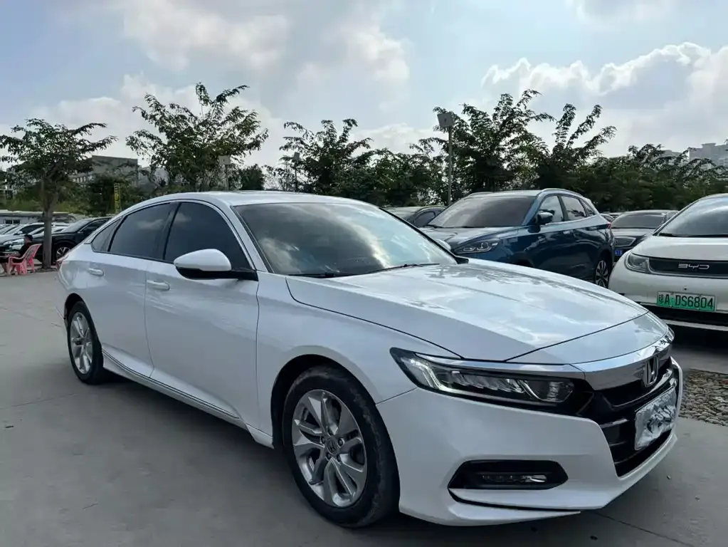 Honda Accord — фото 6