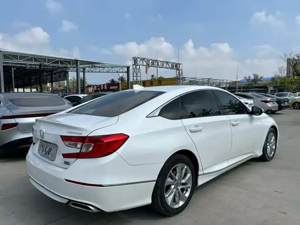 Honda Accord — фото 2