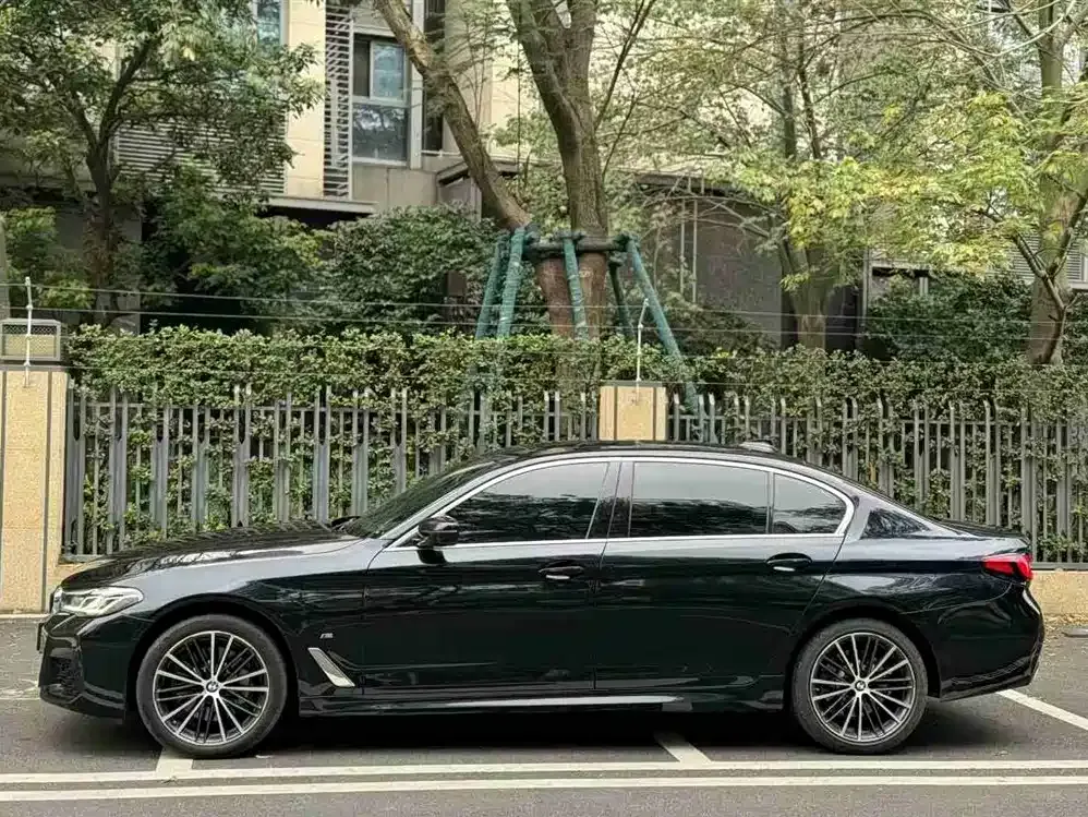 BMW 5 Series — фото 10