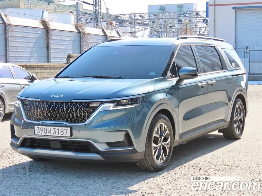 Kia Carnival — фото 10