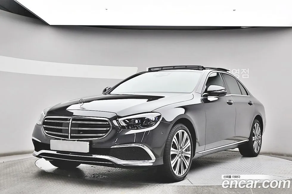 Mercedes-Benz E-Class — фото 1