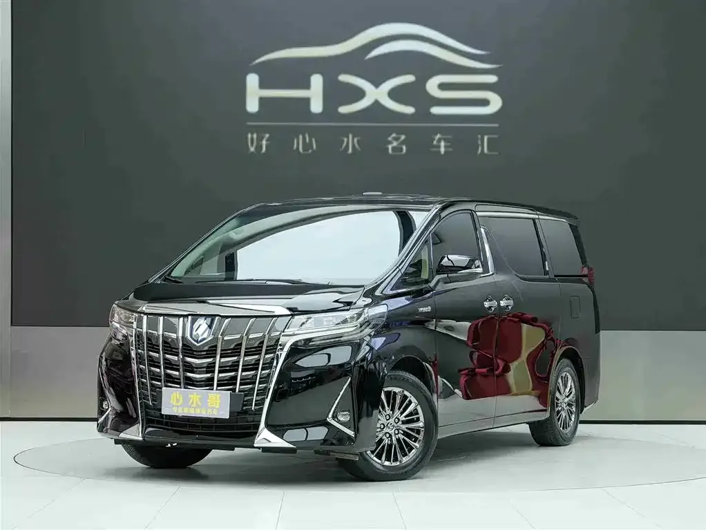 Toyota Alphard — фото 1