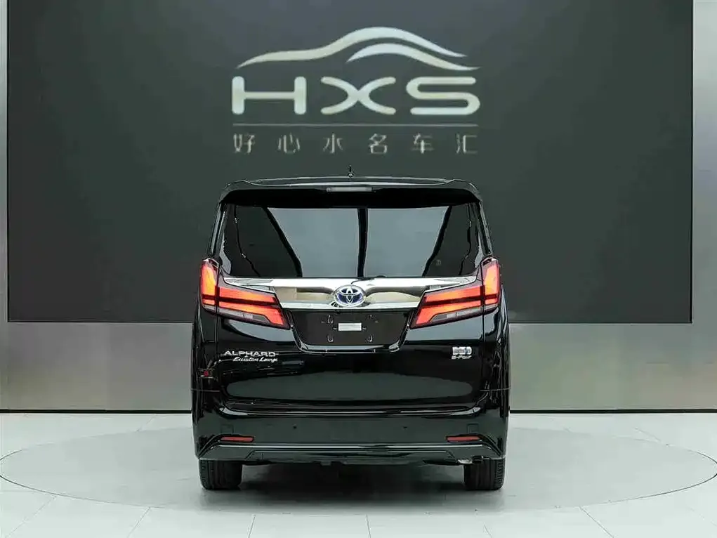 Toyota Alphard — фото 2