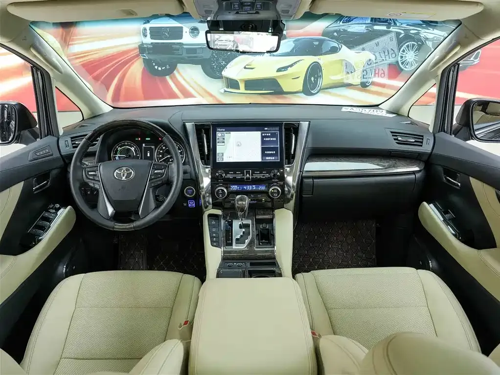Toyota Alphard — фото 6