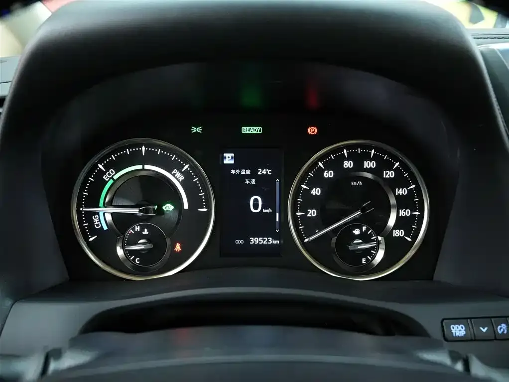 Toyota Alphard — фото 4