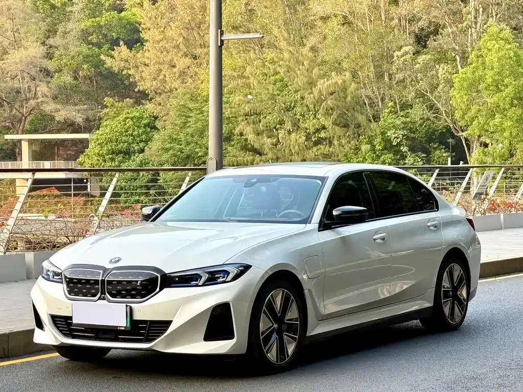 BMW i3 — фото 1